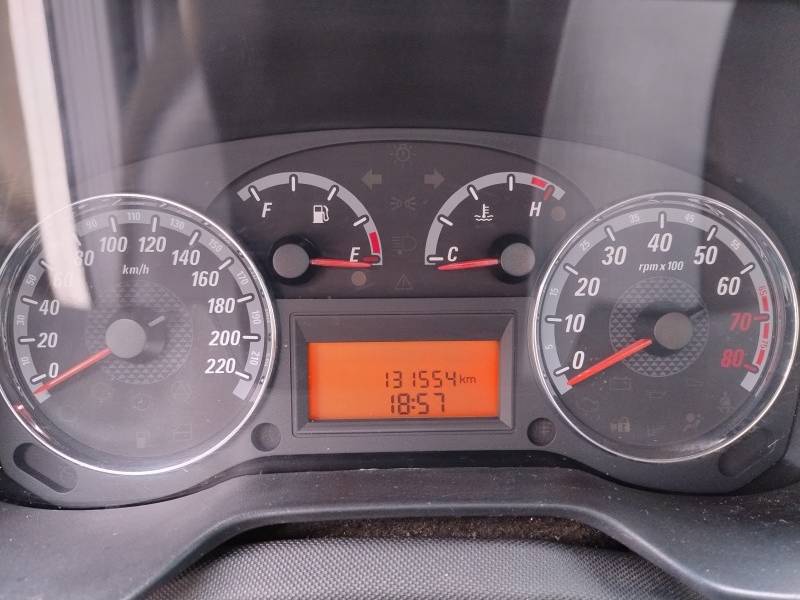 FIAT - PUNTO - 2009/2010 - Branca - R$ 33.900,00