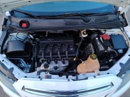 CHEVROLET - ONIX - 2014/2014 - Branca - R$ 43.900,00