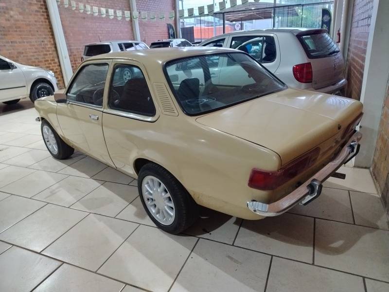 CHEVROLET - CHEVETTE - 1979/1980 - Bege - R$ 11.900,00