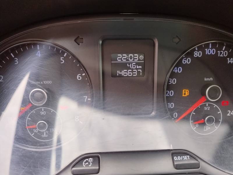VOLKSWAGEN - FOX - 2010/2011 - Prata - R$ 35.900,00
