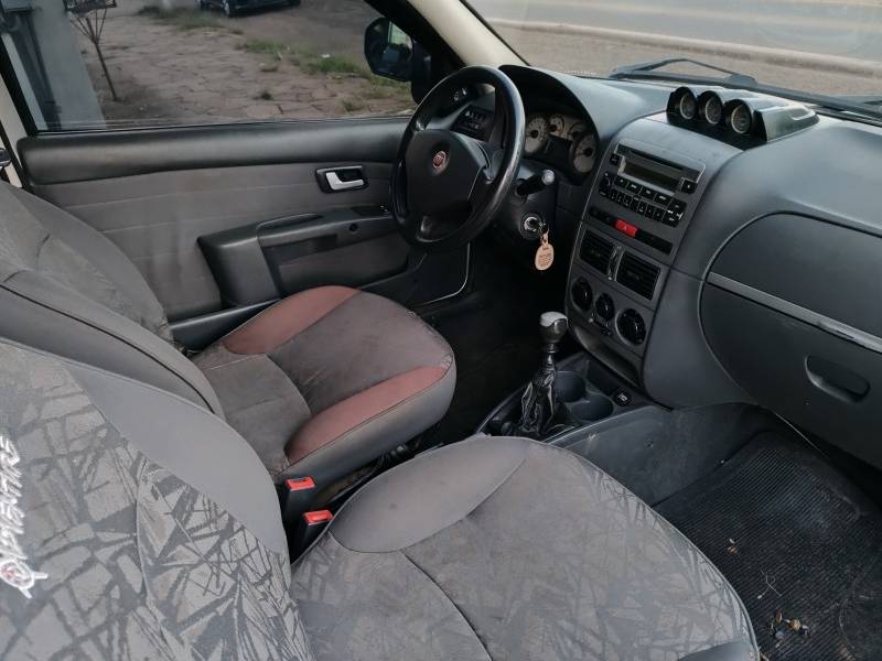 FIAT - STRADA - 2010/2010 - Prata - R$ 51.900,00