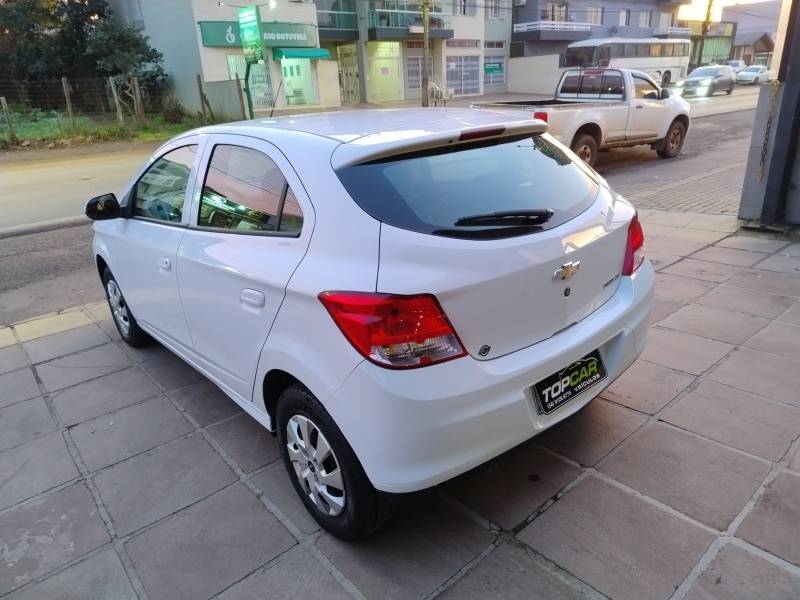 CHEVROLET - ONIX - 2014/2014 - Branca - R$ 43.900,00