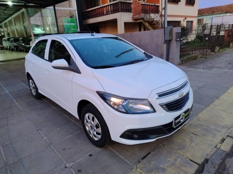 CHEVROLET - ONIX - 2014/2014 - Branca - R$ 43.900,00