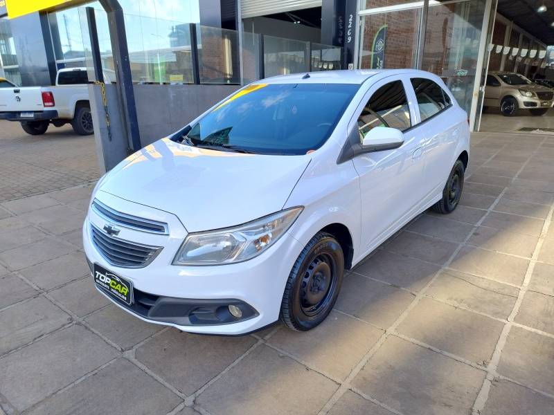 CHEVROLET - ONIX - 2013/2013 - Branca - R$ 42.900,00
