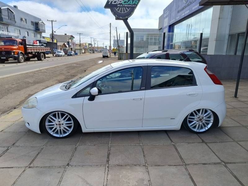 FIAT - PUNTO - 2011/2011 - Branca - R$ 34.900,00