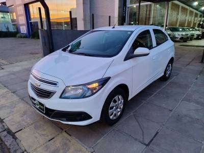 CHEVROLET - ONIX - 2014/2014 - Branca - R$ 43.900,00