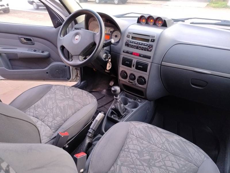 FIAT - PALIO - 2009/2009 - Prata - R$ 38.900,00