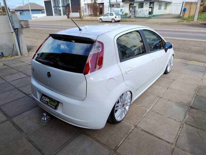 FIAT - PUNTO - 2011/2011 - Branca - R$ 34.900,00