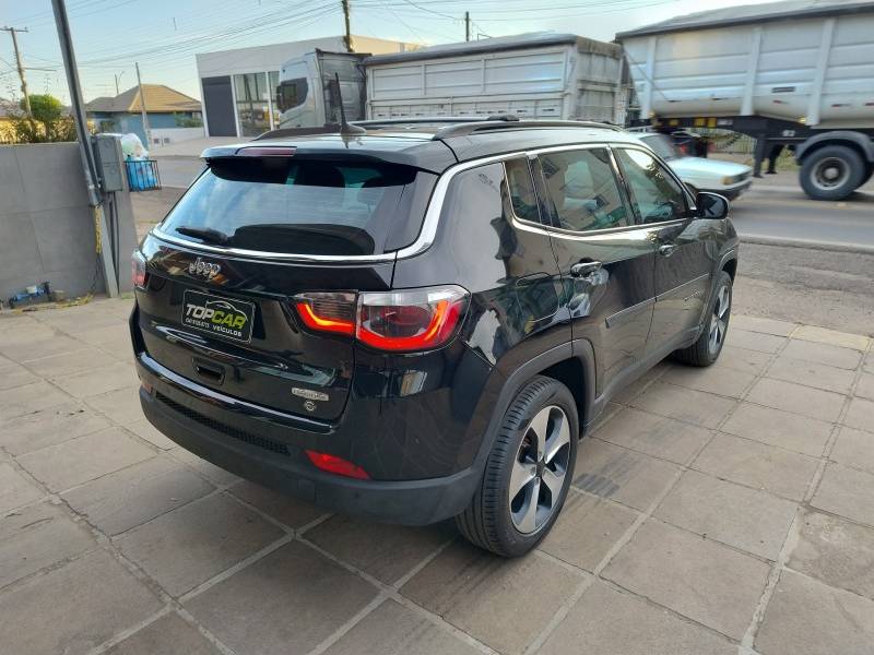 JEEP - COMPASS - 2017/2018 - Preta - R$ 95.900,00