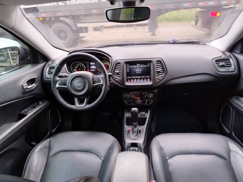 JEEP - COMPASS - 2017/2018 - Preta - R$ 95.900,00