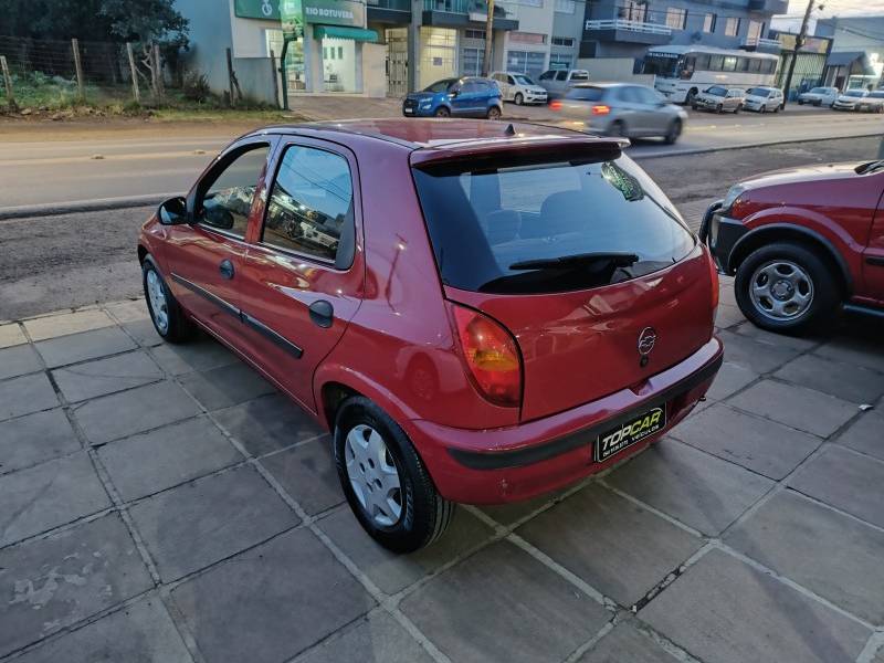 CHEVROLET - CELTA - 2003/2003 - Vermelha - R$ 15.900,00