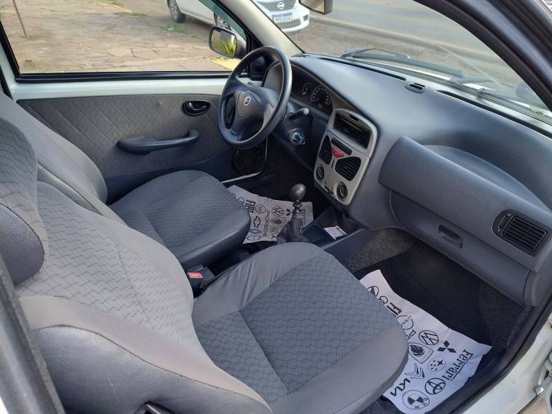 FIAT - PALIO - 2004/2004 - Branca - R$ 15.900,00