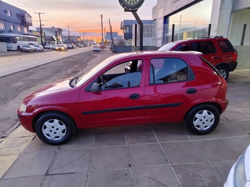 CHEVROLET - CELTA - 2003/2003 - Vermelha - R$ 15.900,00